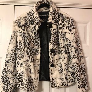Adorable black and white faux fur jacket size L